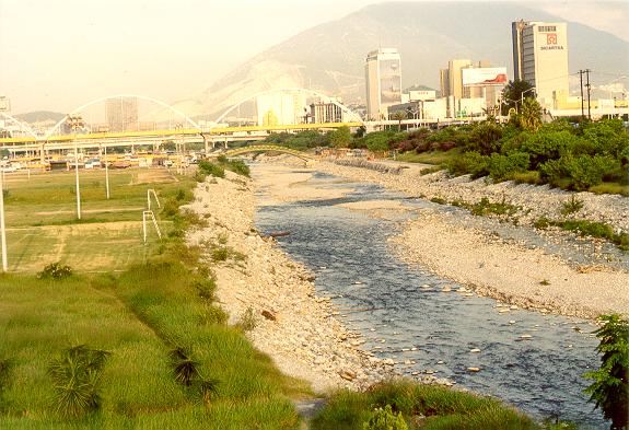 El Ro Santa Catarina, en la ciudad de Monterrey, Nuevo Len.