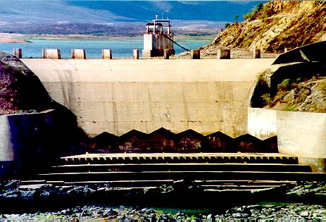 Ski-jump spillway at Oros dam and reservoir, state of 
Ceara, Northeastern Brazil.