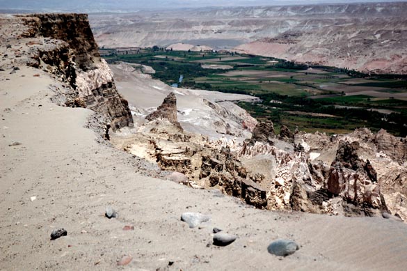 Active slope slide at Punillo, Vitor valley